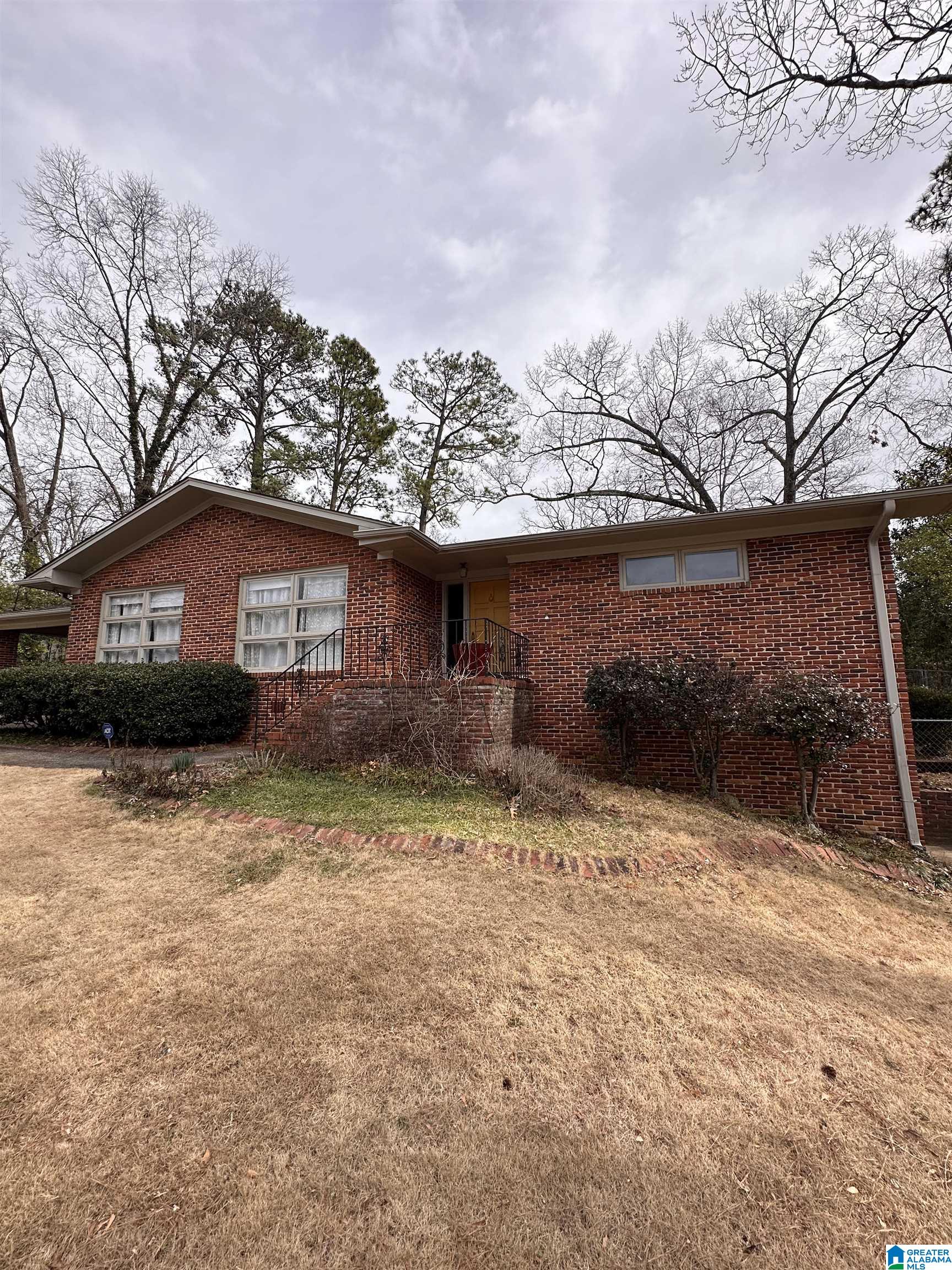1213 Green Glen Road Birmingham, AL 35216 - Photo 3 of 23