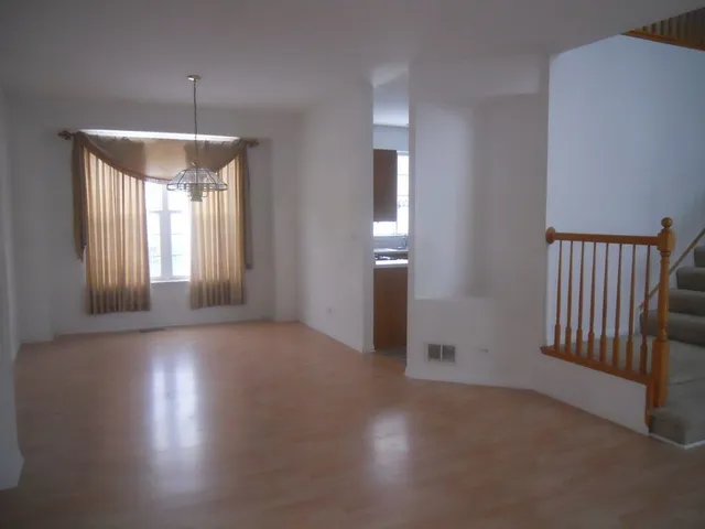 $3,400 | 524 East Knox Street, Palatine, IL 60074