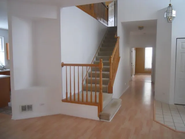 $3,400 | 524 East Knox Street, Palatine, IL 60074