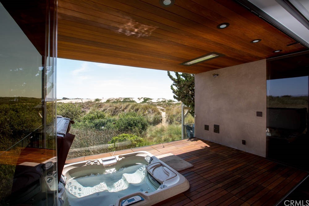 1839 Strand Way Oceano, CA 93445 - Photo 14 of 47 a room with furniture