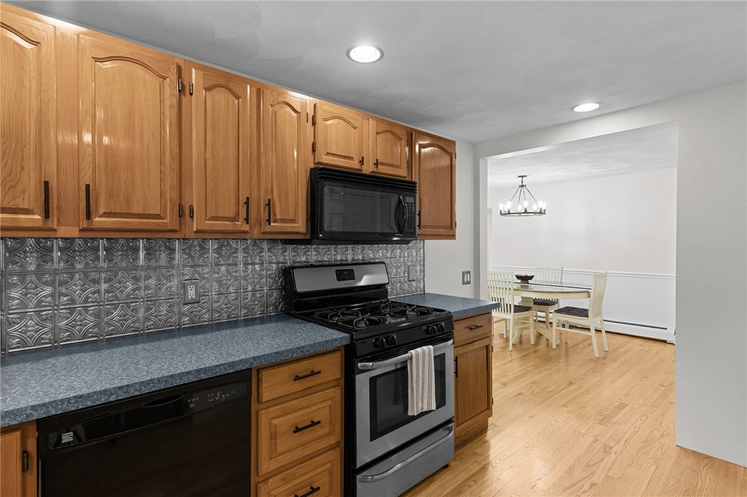 188 Reynolds Avenue Warwick, RI 02889 - Photo 29 of 47