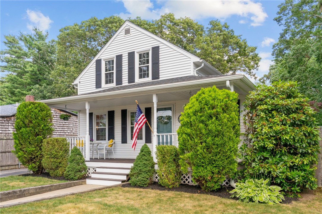 188 Reynolds Avenue Warwick, RI 02889 - Photo 5 of 47