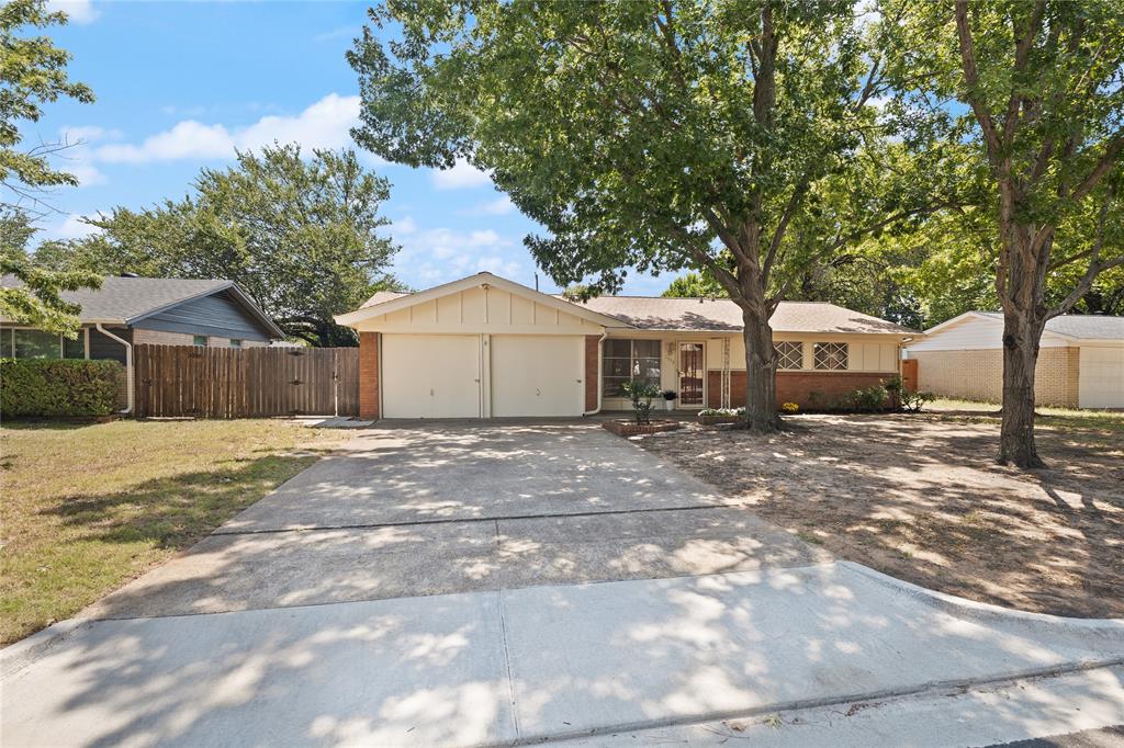 1332 Harrison Lane Hurst, TX 76053 - Photo 26 of 33