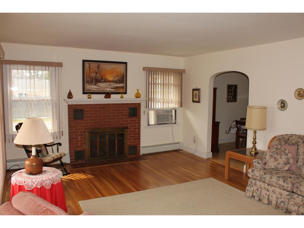15 Plummer Road Bedford, NH 03110 - Photo 3 of 29