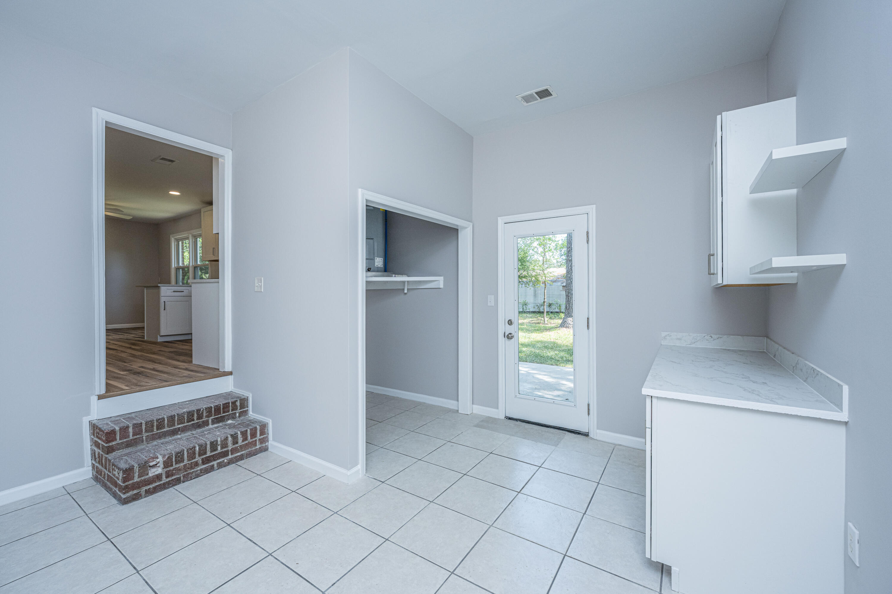 113 Monroe Drive Ladson, SC 29456 - Photo 12 of 29 113Monroe021