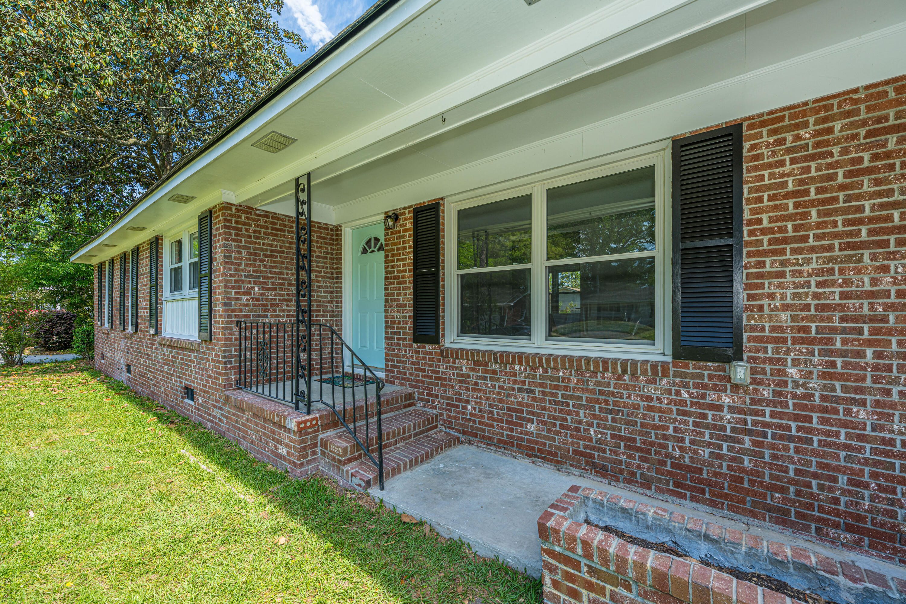 113 Monroe Drive Ladson, SC 29456 - Photo 3 of 29 113Monroe006