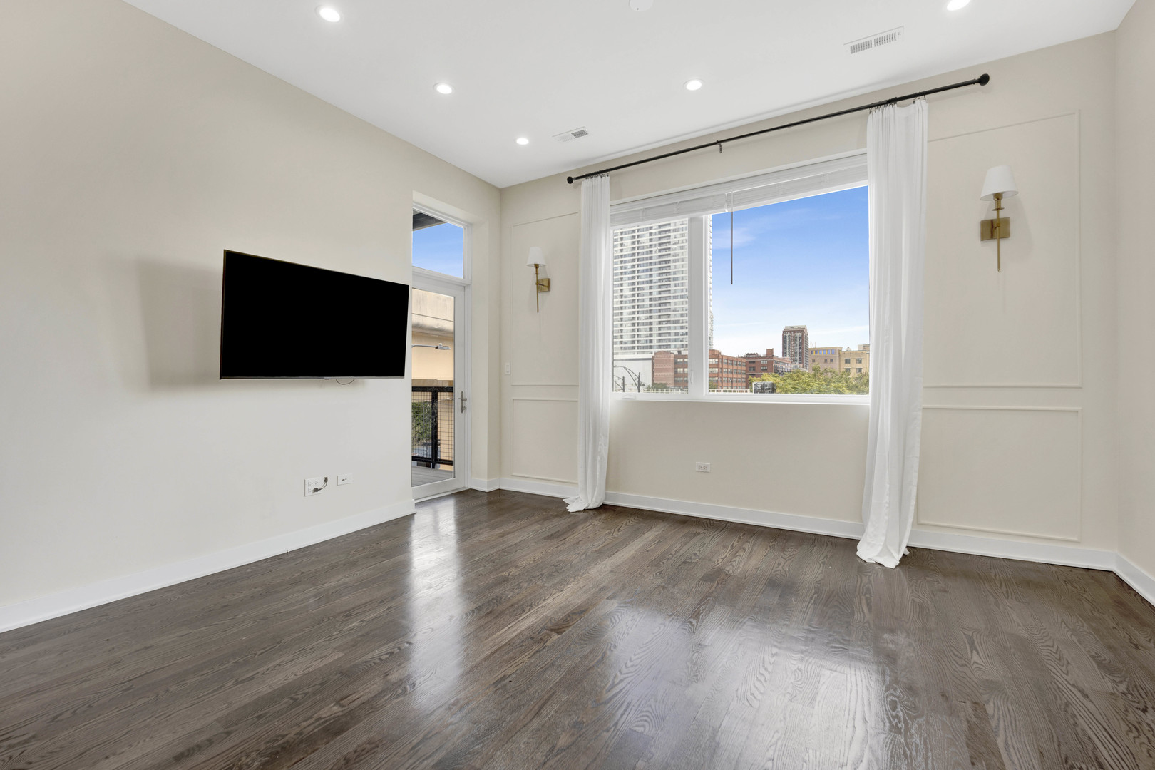 1802 South State Street, Unit 310 Chicago, IL 60616 - Photo 4 of 38