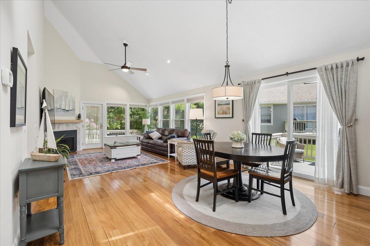 110 Hawthorne Village Road Nashua, NH 03062 - Photo 7 of 44