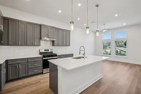 $549,999 | 200 West 56th Street, Unit 8103, Austin, TX 78751