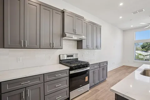 $549,999 | 200 West 56th Street, Unit 8103, Austin, TX 78751
