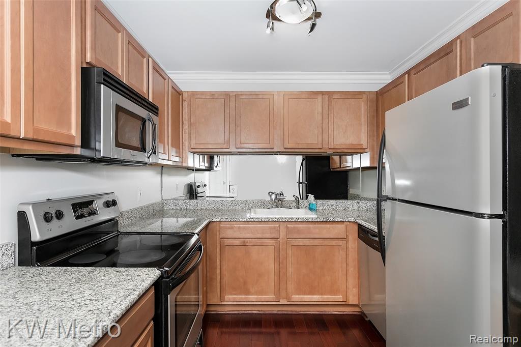 2309 Walton Boulevard, Unit 32 Rochester Hills, MI 48309 - Photo 11 of 27