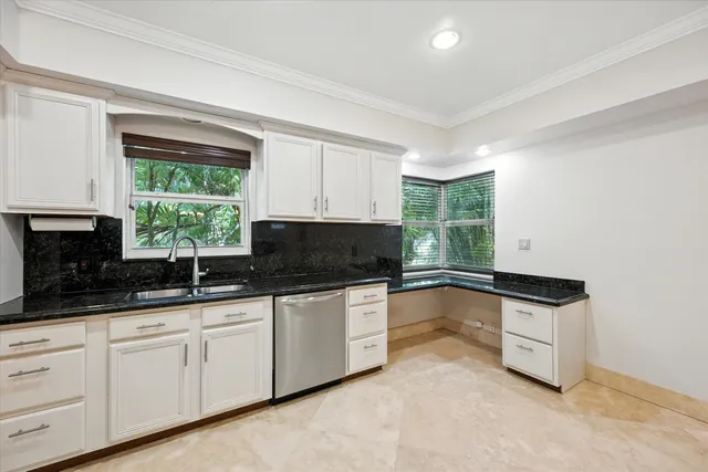 $779,000 | 632 North Lakeside Drive, Lake Worth Beach, FL 33460