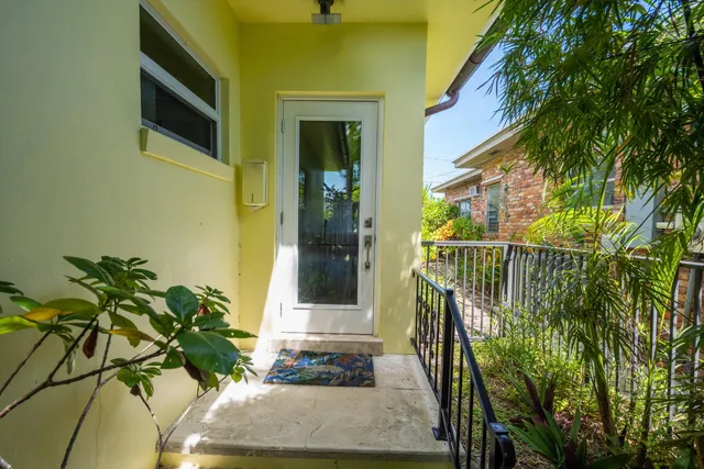 $779,000 | 632 North Lakeside Drive, Lake Worth Beach, FL 33460