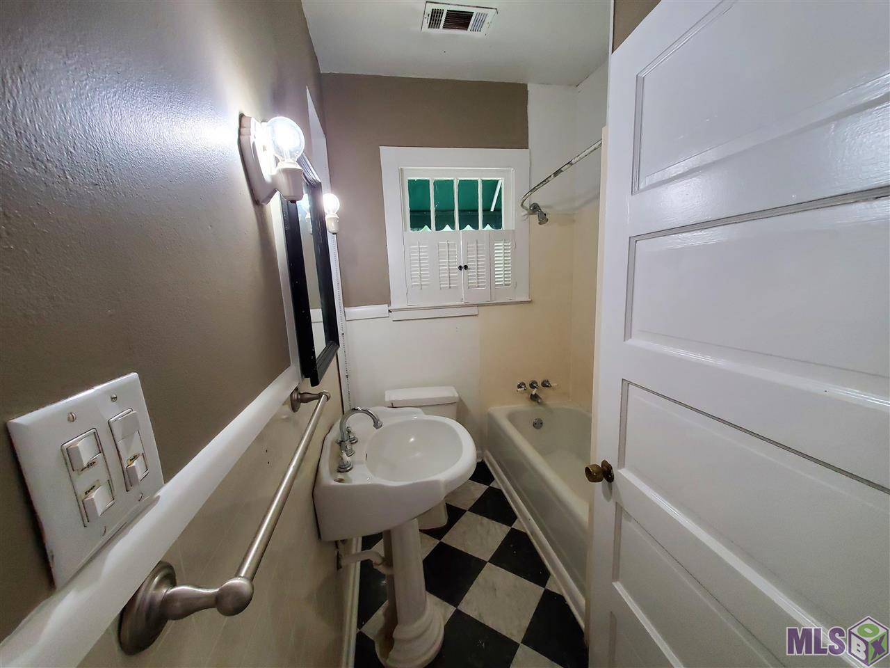 2044 Ovid Street Baton Rouge, LA 70808 - Photo 10 of 20