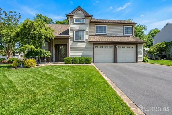 $729,900 | 19 Cherrywood Drive, Piscataway, NJ 08854