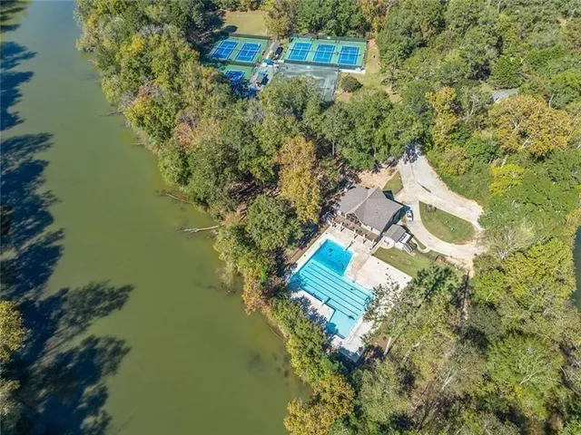 $714,900 | 1820 Branch Valley Drive, Roswell, GA 30076