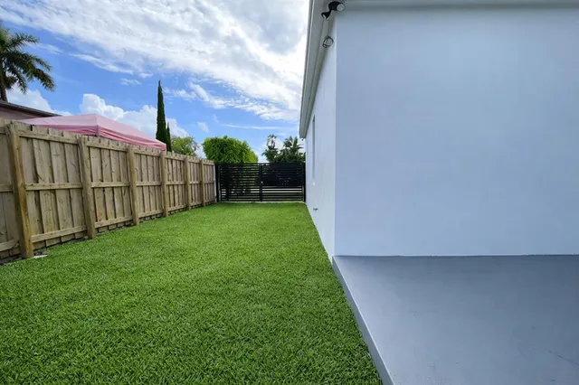 $4,975 | 7825 Southwest 35th Terrace, Miami, FL 33155