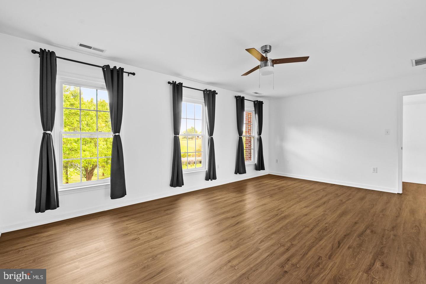42827 Spinks Ferry Road Leesburg, VA 20176 - Photo 18 of 56 3 windows all with views