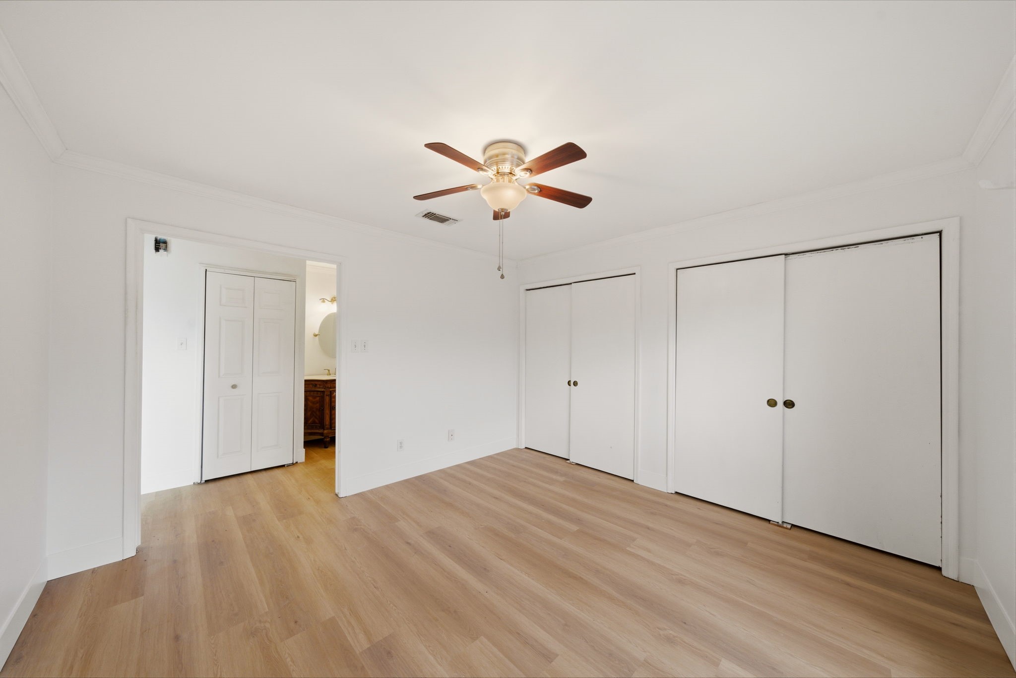 3 Hideaway Drive Friendswood, TX 77546 - Photo 10 of 15 a view of an empty room