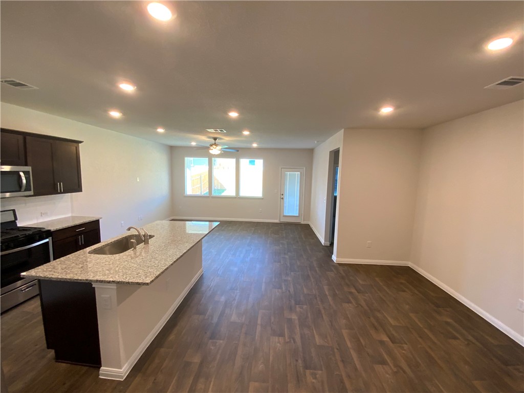 252 Sunniberg Loop Georgetown, TX 78626 - Photo 10 of 17 Gallery Image 10