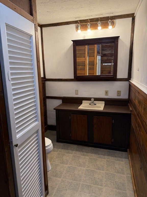 9 Whitcomb Street, Unit 2L Webster, MA 01570 - Photo 6 of 8