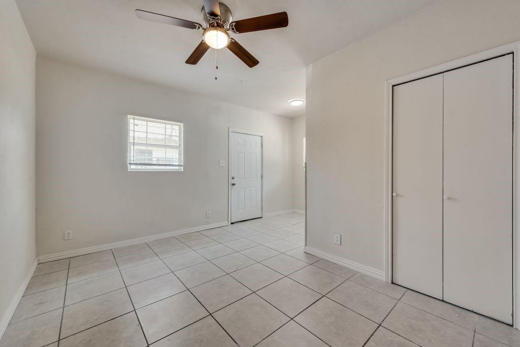 2704 Rosen Avenue Fort Worth, TX 76164 - Photo 12 of 17