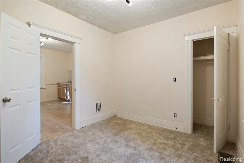4510 Harding Street Detroit, MI 48214 - Photo 19 of 35 Gallery Image 19