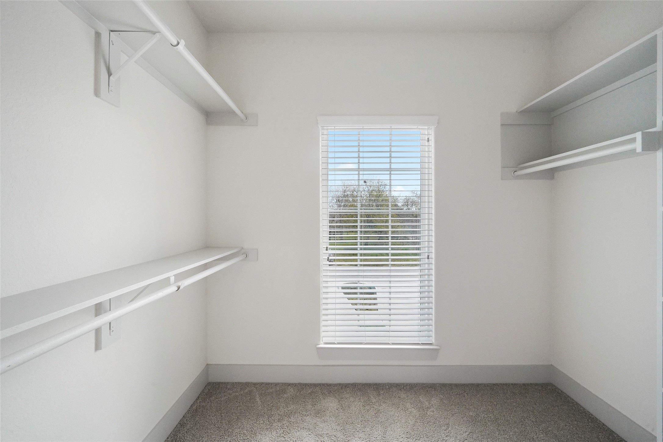 7242 St Augustine Street, Unit B Houston, TX 77021 - Photo 19 of 20 *INTERIOR PHOTOS TAKEN PRIOR TO CURRENT TENANT*