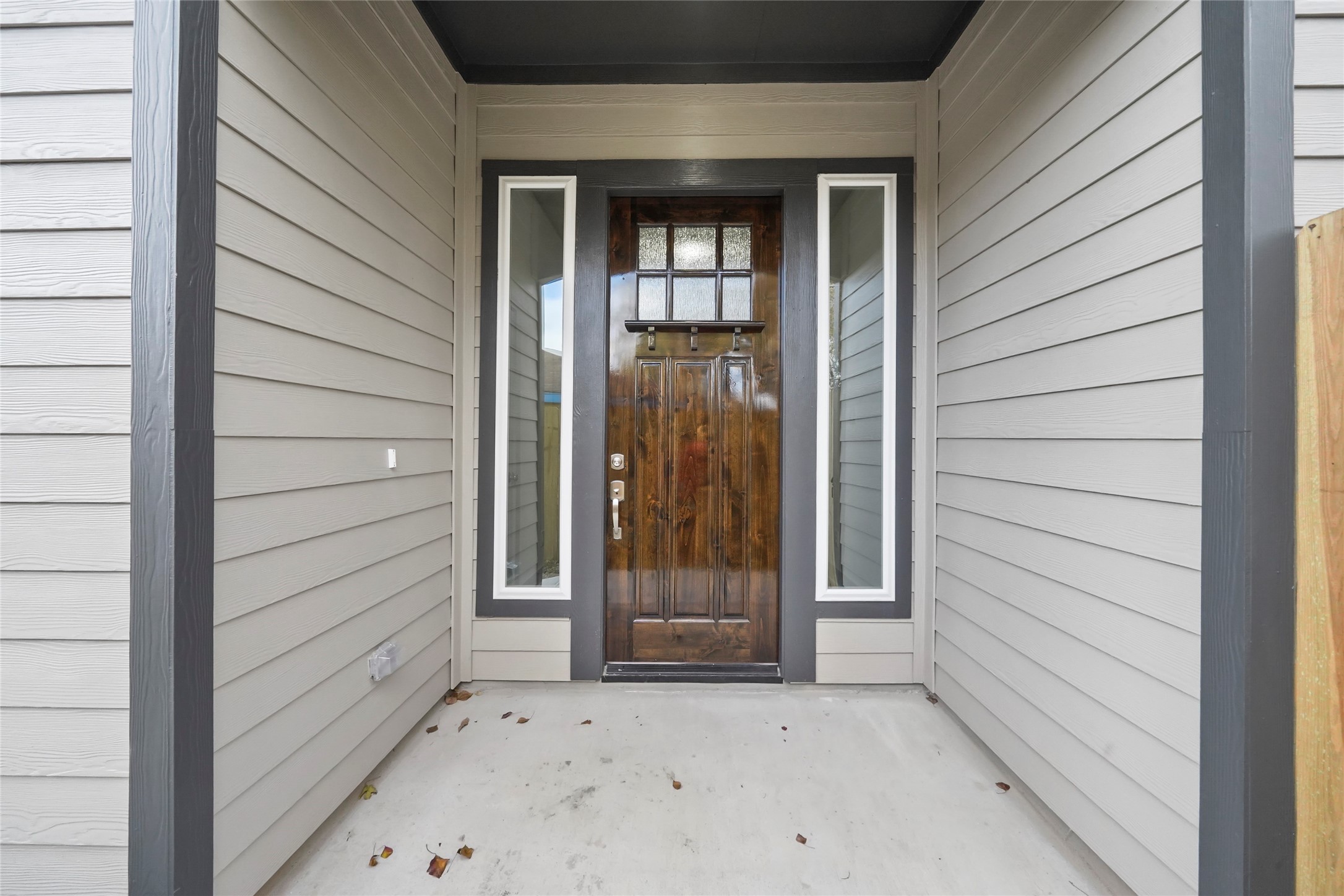 7242 St Augustine Street, Unit B Houston, TX 77021 - Photo 2 of 20 Beautiful front door with a covered porch