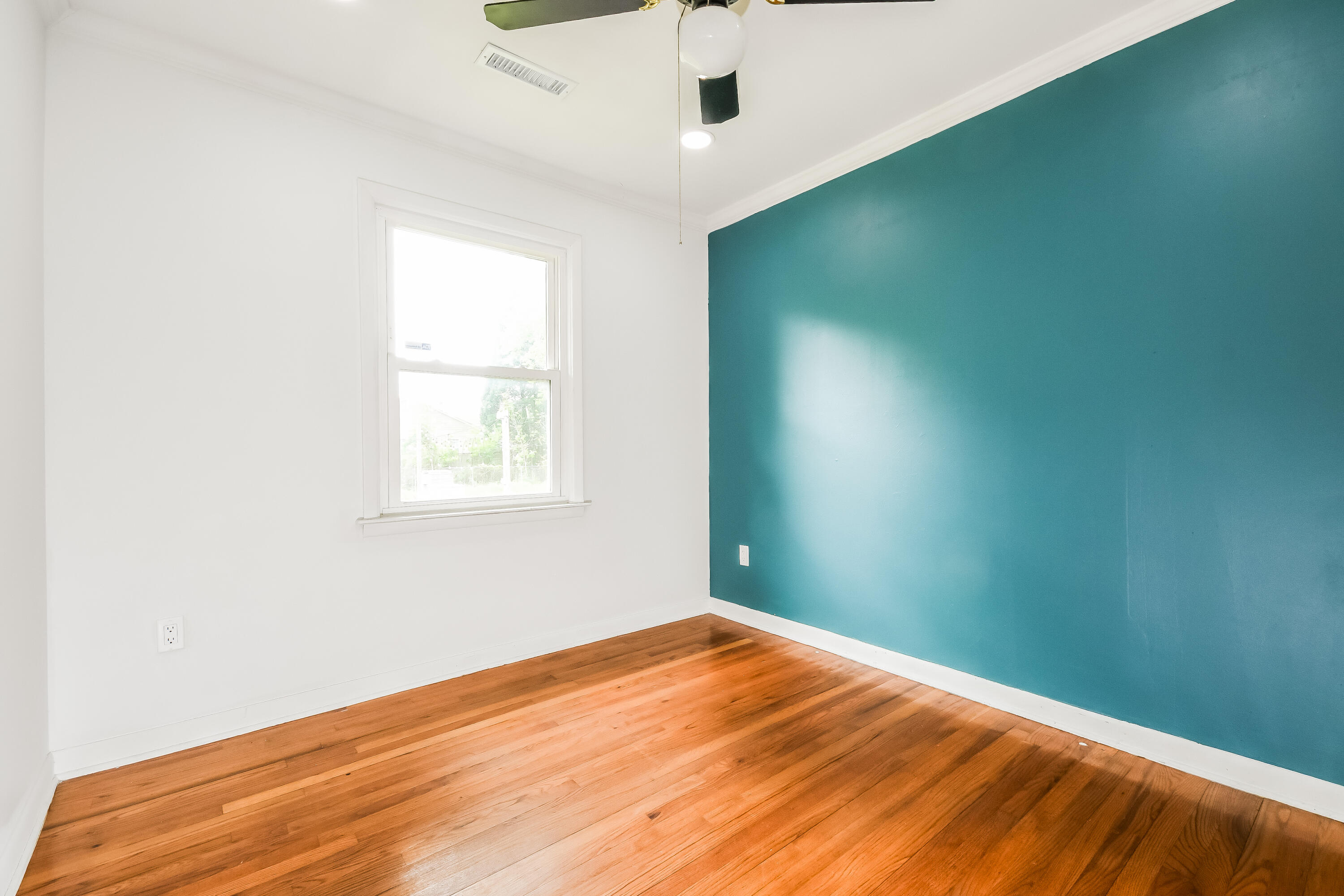 2373 Otranto Road North Charleston, SC 29406 - Photo 11 of 16 12-photo-Bedroom-e7028bc7-fd44-4685-bab5