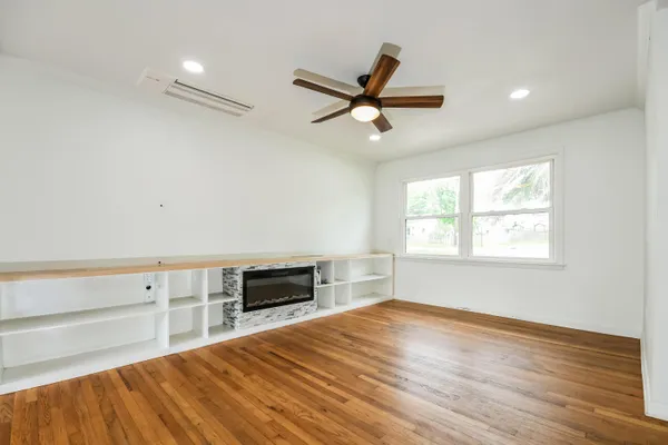 $2,200 | 2373 Otranto Road, North Charleston, SC 29406