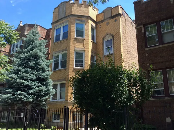 $2,150 | 6429 North Claremont Avenue, Unit 2, Chicago, IL 60645