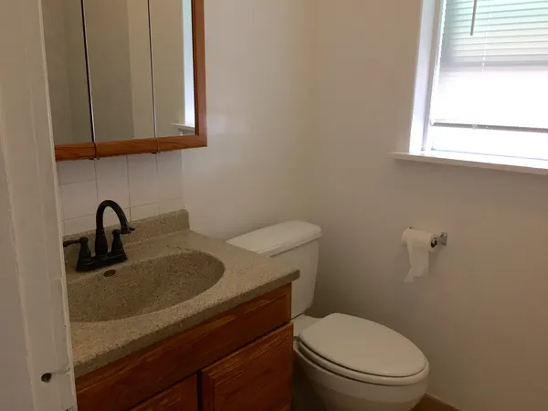 $2,150 | 6429 North Claremont Avenue, Unit 2, Chicago, IL 60645