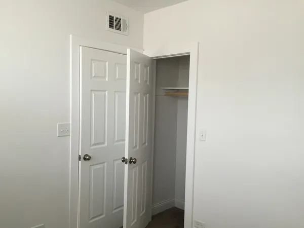 $2,150 | 6429 North Claremont Avenue, Unit 2, Chicago, IL 60645