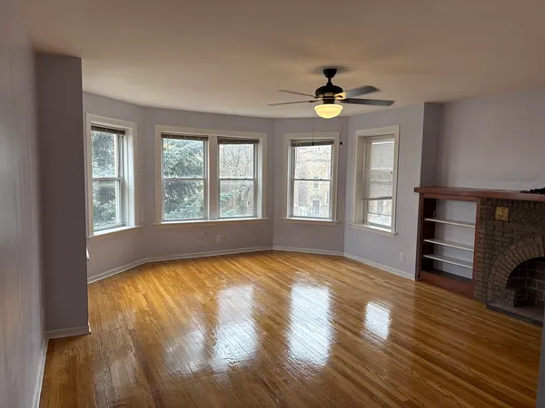$2,150 | 6429 North Claremont Avenue, Unit 2, Chicago, IL 60645