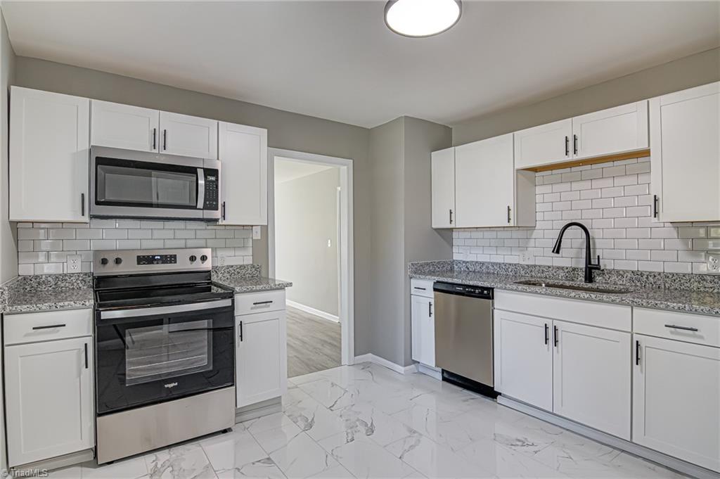 1418 Valley Ridge Drive High Point, NC 27260 - Photo 11 of 29 Gallery Image 11