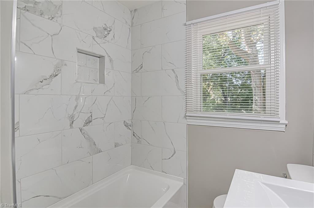 1418 Valley Ridge Drive High Point, NC 27260 - Photo 17 of 29 Gallery Image 17