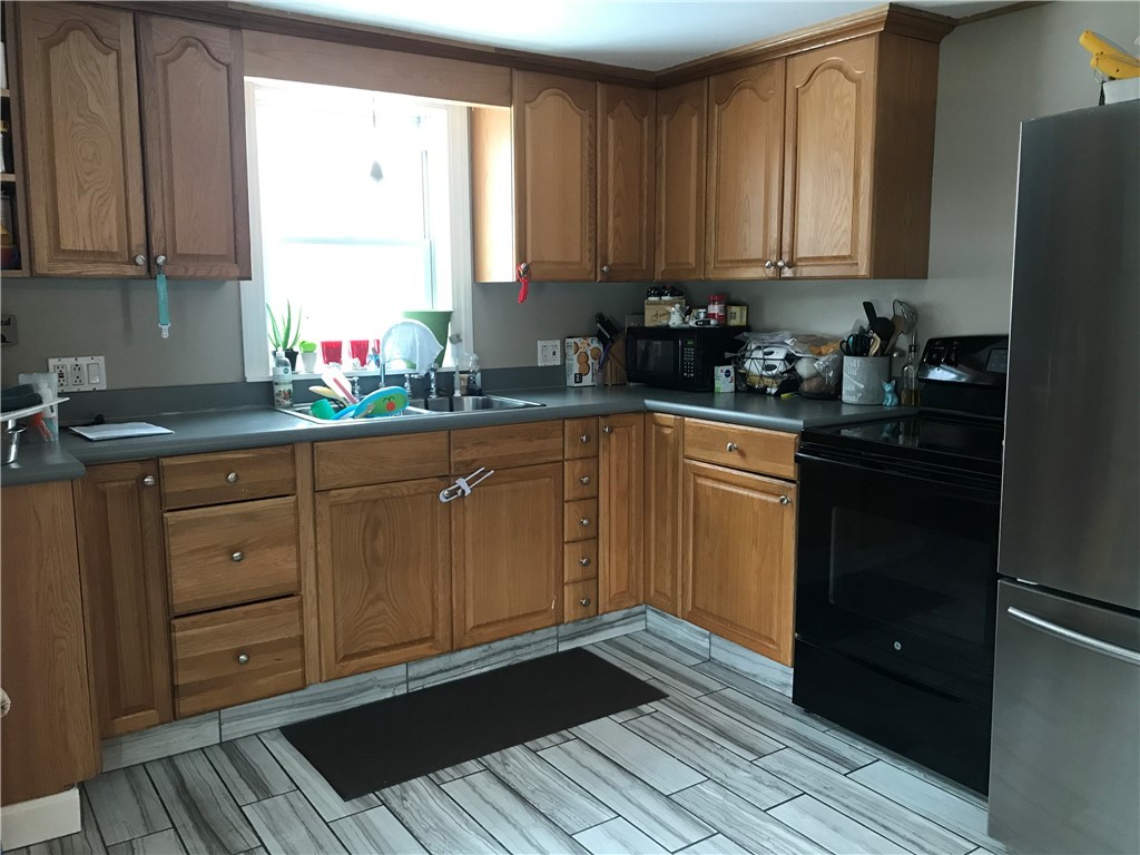 113 Hopkins Hill Road Coventry, RI 02816 - Photo 4 of 16 Gallery Image 4