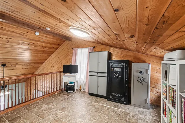 $290,000 | 3921 Laurel Drive, White Cloud, MI 49349