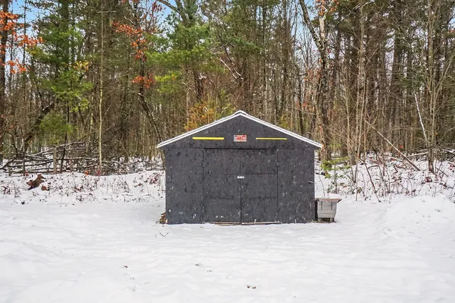 $290,000 | 3921 Laurel Drive, White Cloud, MI 49349