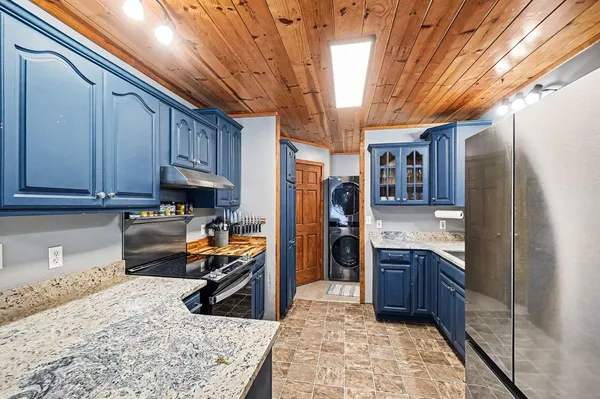 $260,000 | 3921 Laurel Drive, White Cloud, MI 49349