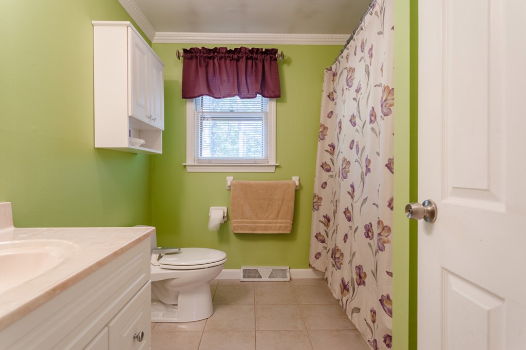 237 Swift Road Northbridge, MA 01588 - Photo 12 of 30