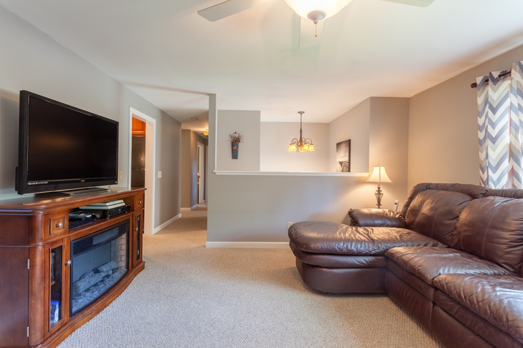 237 Swift Road Northbridge, MA 01588 - Photo 4 of 30