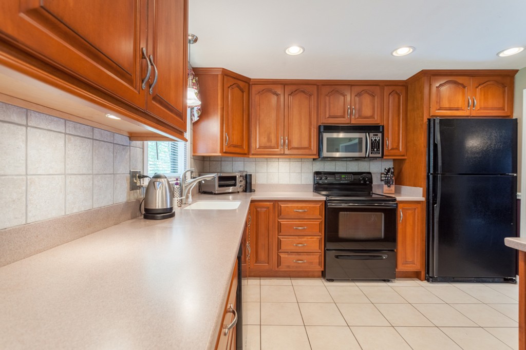 237 Swift Road Northbridge, MA 01588 - Photo 7 of 30