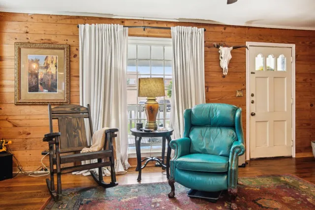 $1,550 | 801 Bishop Street, Smithville, TX 78957