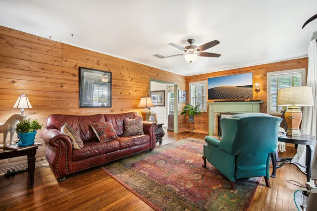 $1,550 | 801 Bishop Street, Smithville, TX 78957