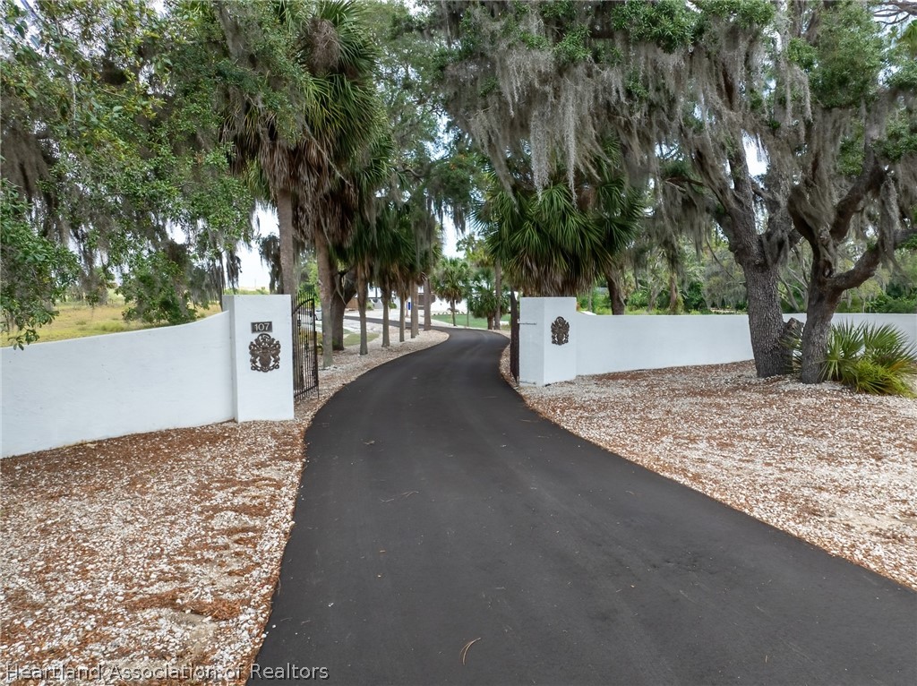 107 Mini Road Sebring, FL 33870 - Photo 6 of 49 Gallery Image 6