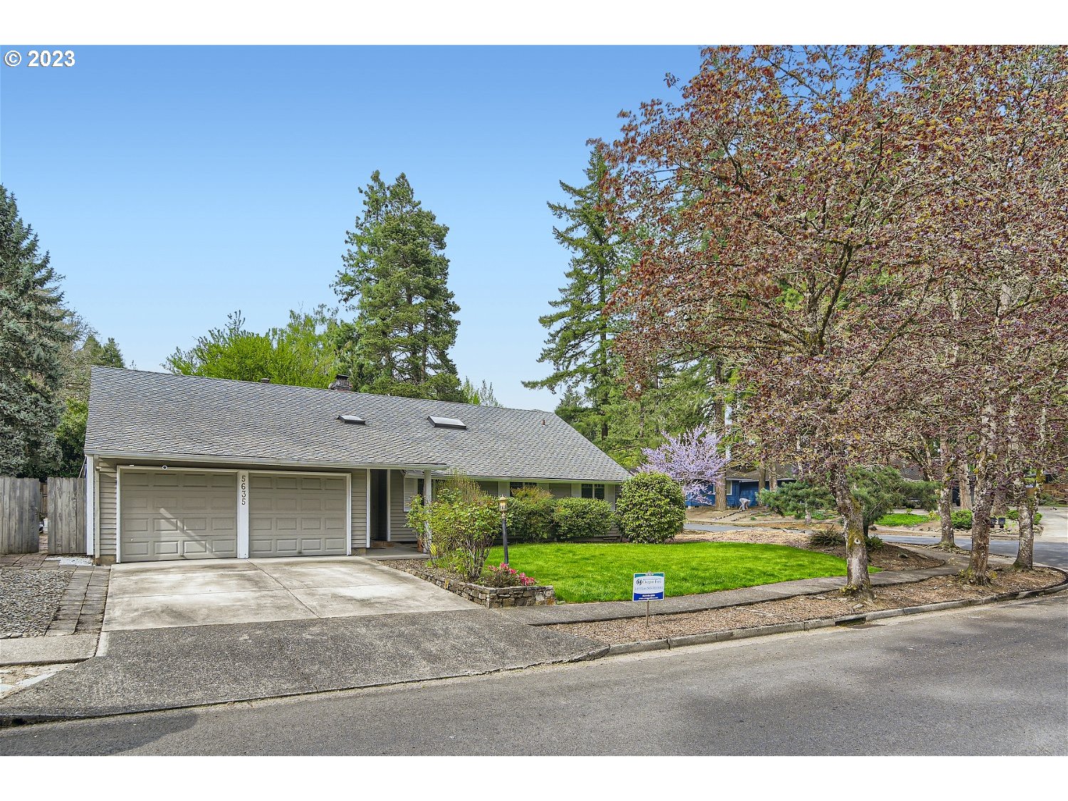 5635 Southwest Glenbrook Road Beaverton, OR 97007 - Photo 5 of 30 Gallery Image 5