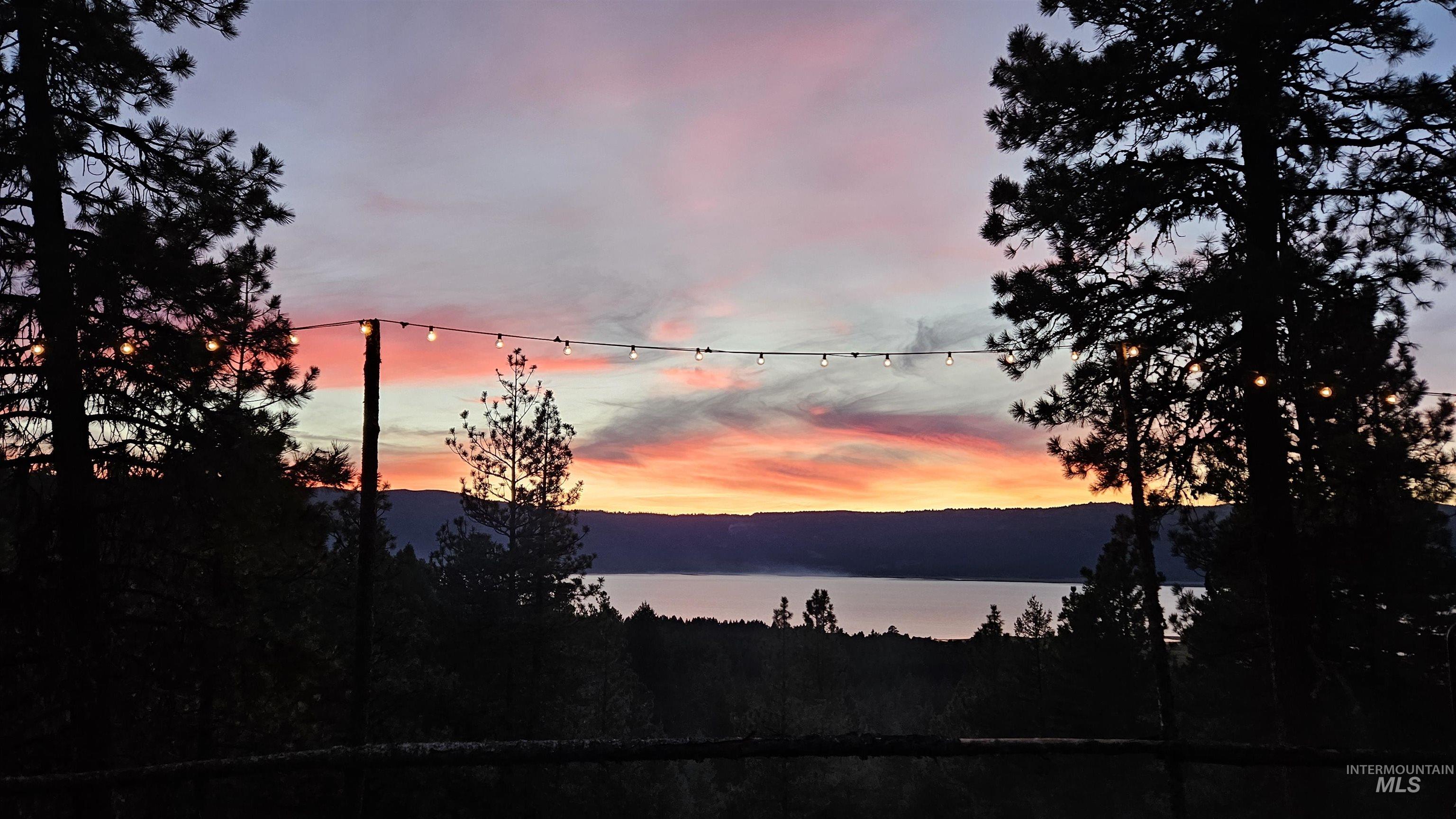 1618 Crown Point Parkway Cascade, ID 83611 - Photo 3 of 47