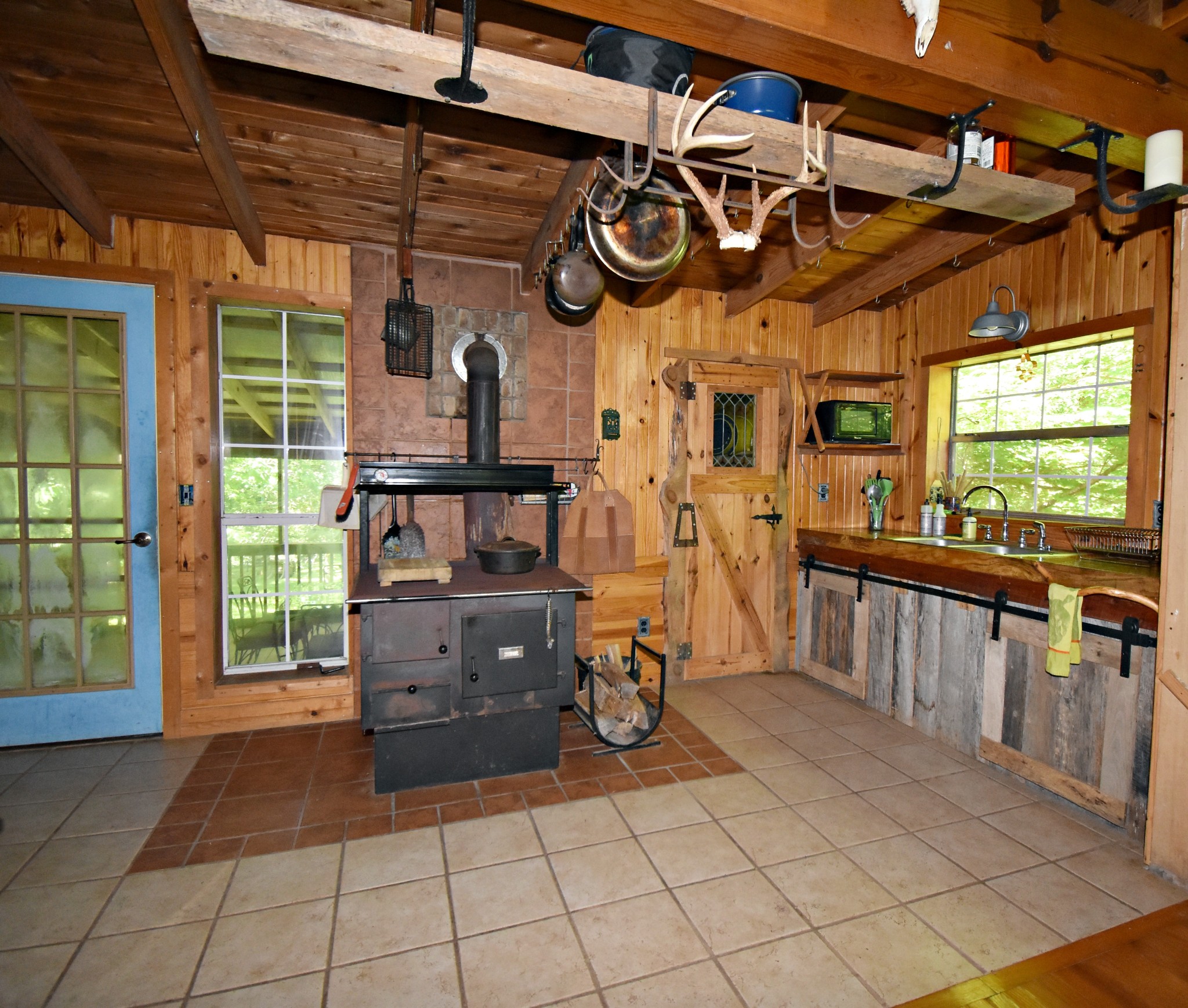 1085 Chapel Farm Road Linden, TN 37096 - Photo 8 of 66 Gallery Image 8